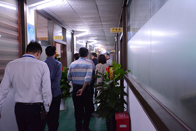 有关辅导参观122cc太阳集成游戏公司各部门